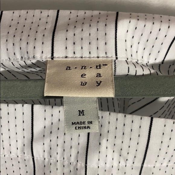 Nwt Andeawy blouse cold shoulders  size M - Picture 3 of 5